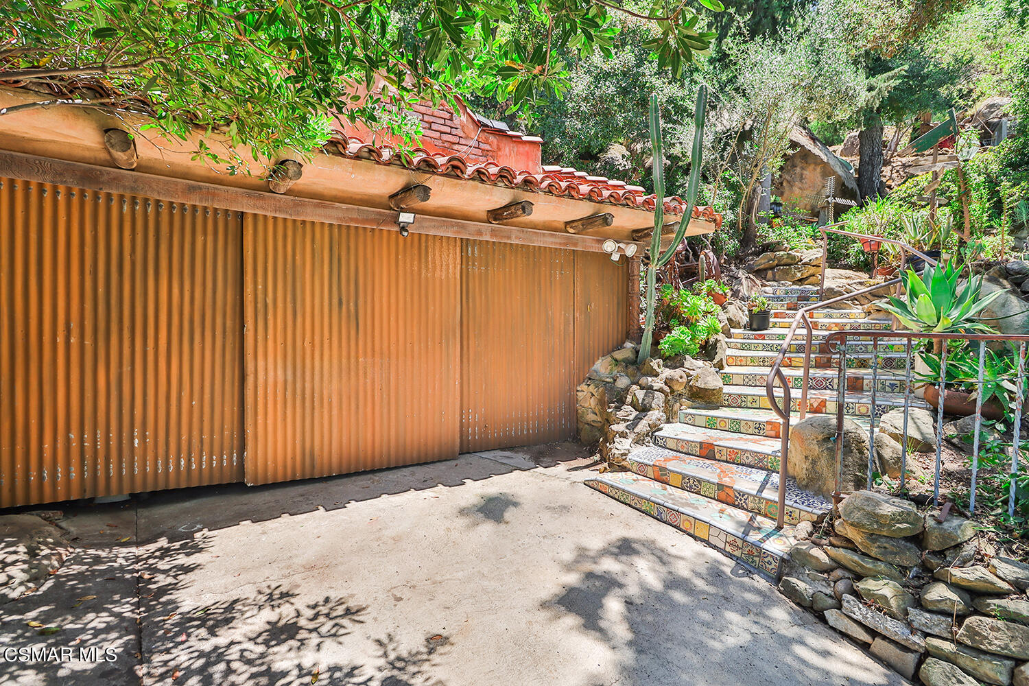 6456 Clear Springs Road Simi Valley, CA 93063 - Photo 54 of 56 a backyard of a house