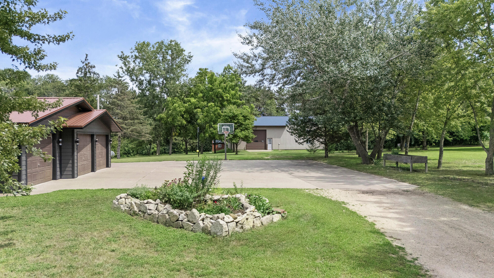 N15648 West Prairie Road Trempealeau, WI 54661 - Photo 5 of 76 Driveway