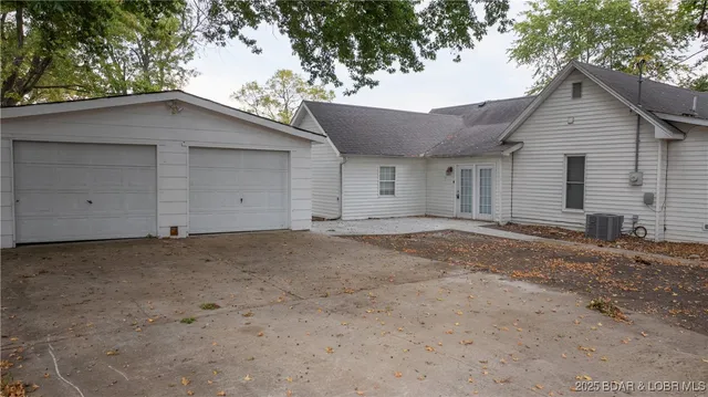 $215,000 | 601 East McNair Street, Versailles, MO 65084