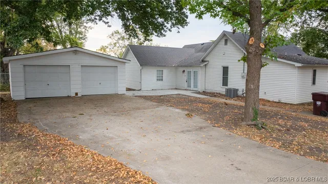 $215,000 | 601 East McNair Street, Versailles, MO 65084
