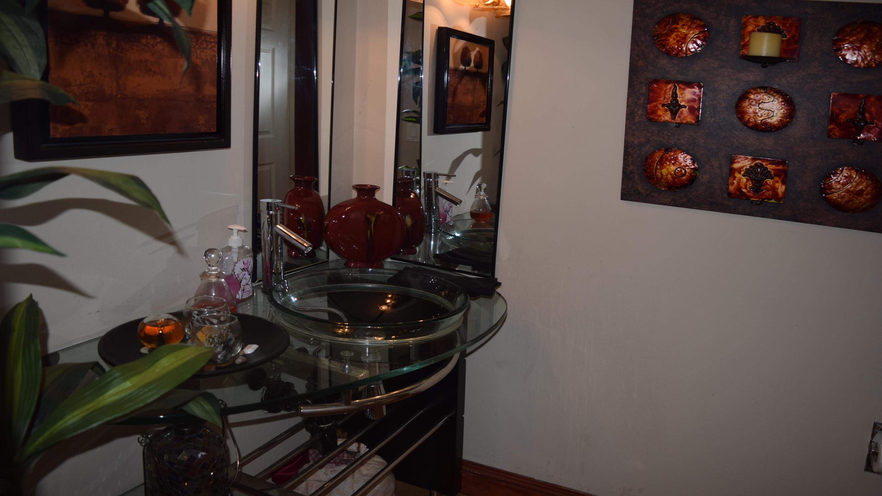 3604 Bridgewood Drive, Unit 3604 Boca Raton, FL 33434 - Photo 7 of 15 Powder room