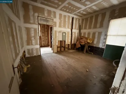 $300,000 | 151 South 3rd Avenue, Oakdale, CA 95361