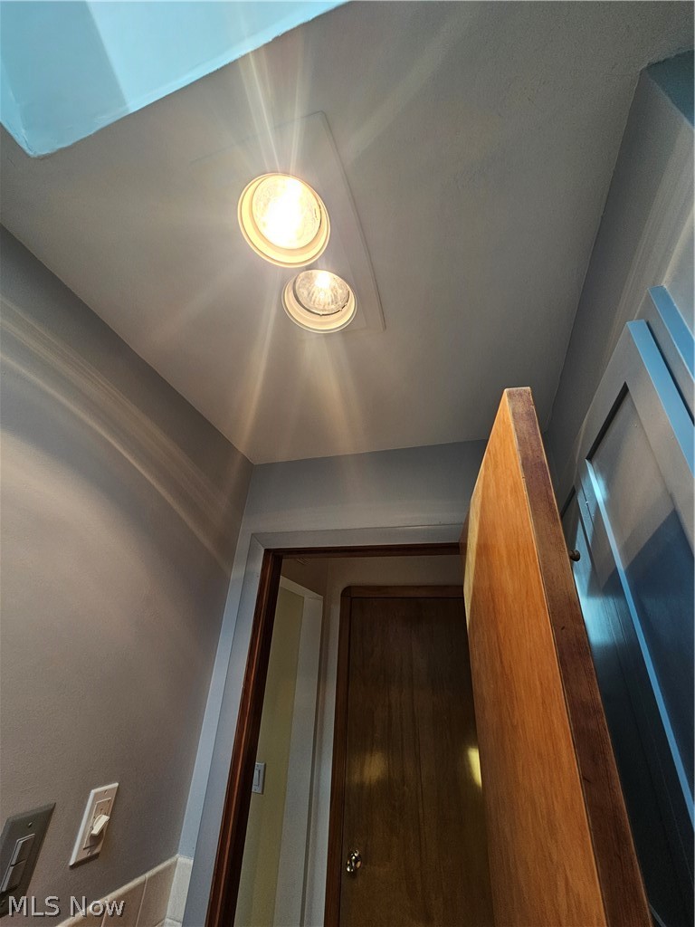 242 Sunset Road Avon Lake, OH 44012 - Photo 35 of 50 Classic heater light Bath