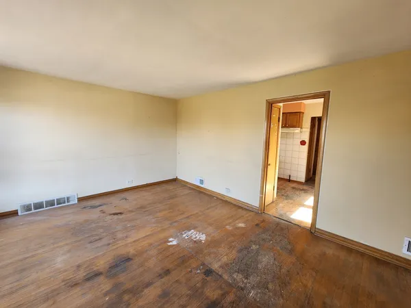 $300,000 | 5711 South Mayfield Avenue, Chicago, IL 60638