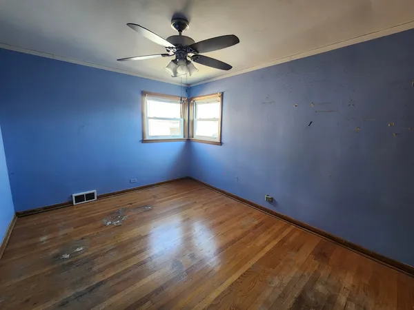 $300,000 | 5711 South Mayfield Avenue, Chicago, IL 60638