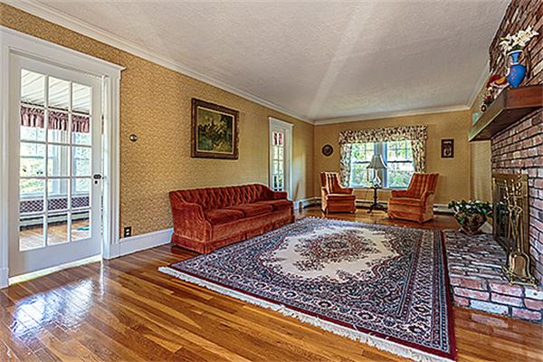 20 Langley Road Arlington, MA 02474 - Photo 4 of 23