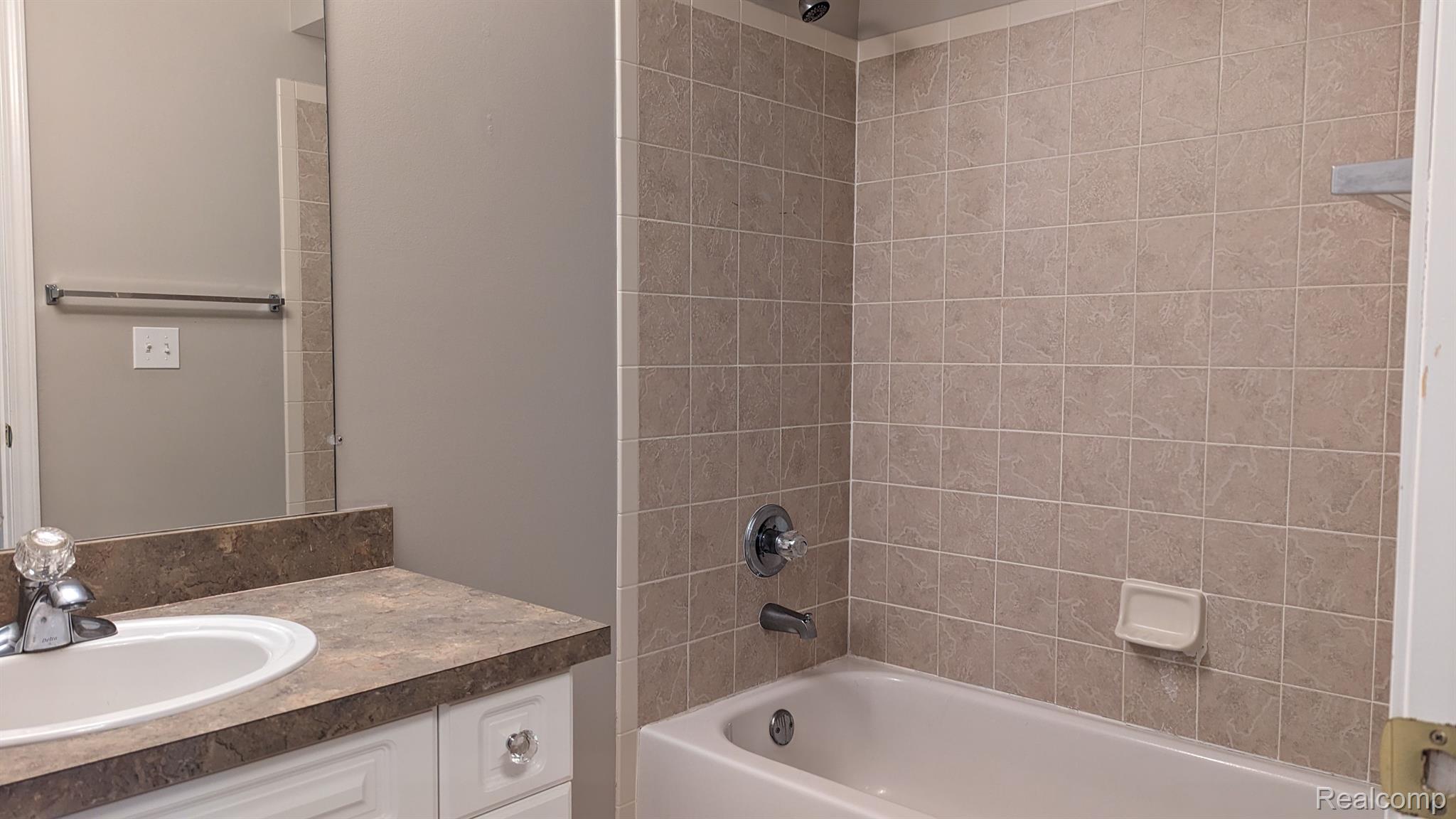 3618 Tremonte Circle Rochester, MI 48306 - Photo 17 of 29 Gallery Image 17