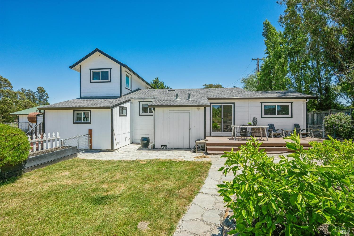 5370 Daywalt Lane Sebastopol, CA 95472 - Photo 4 of 69
