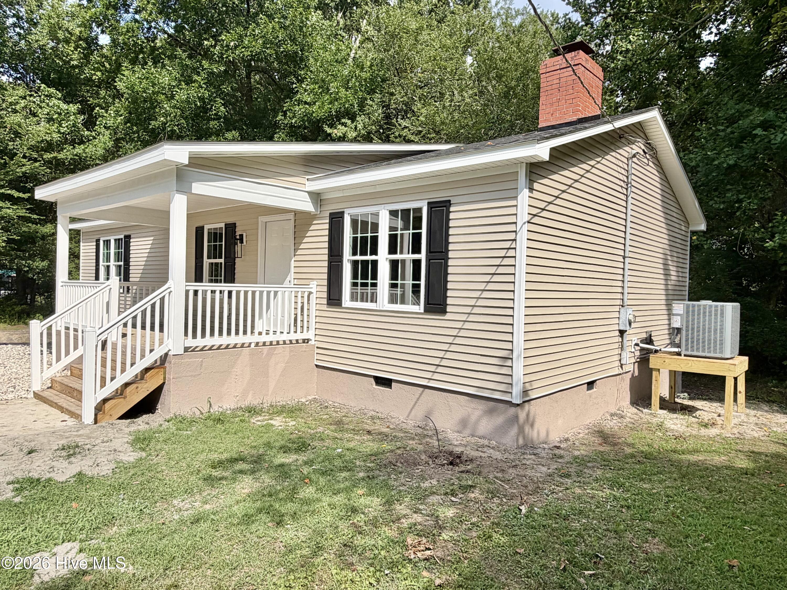 133 Anglers Cove Road Hertford, NC 27944 - Photo 2 of 24 Side View 1