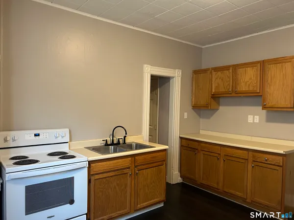 $1,200 | 68 Anderson Street, Naugatuck, CT 06770