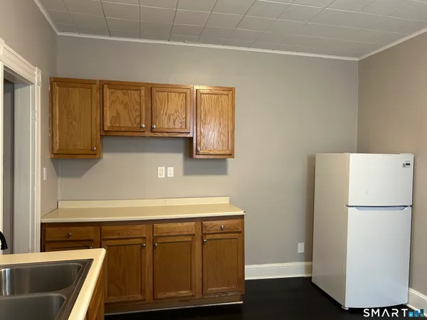 $1,200 | 68 Anderson Street, Naugatuck, CT 06770