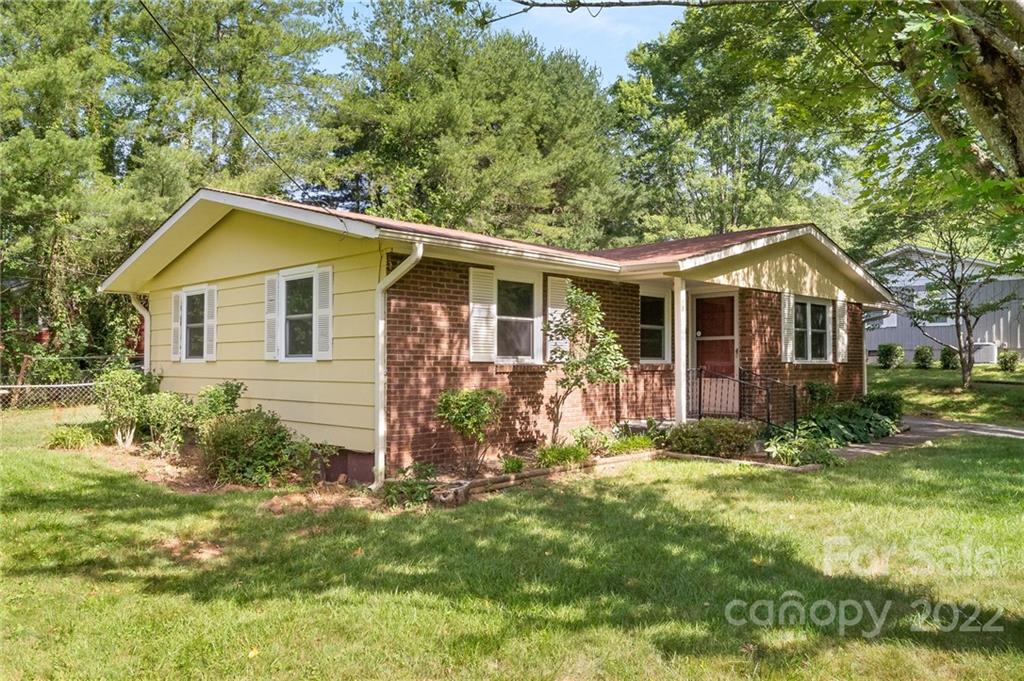 18 Cisco Road Asheville, NC 28805 - Photo 1 of 23 Gallery Image 1