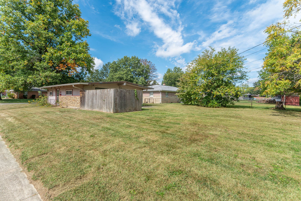 1530 Section Street Plainfield, IN 46168 - Photo 4 of 20