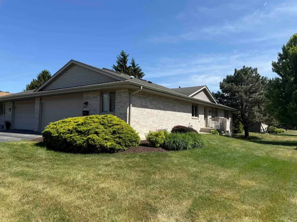 $265,000 | 6521 Laurelwood Drive, Rockford, IL 61108