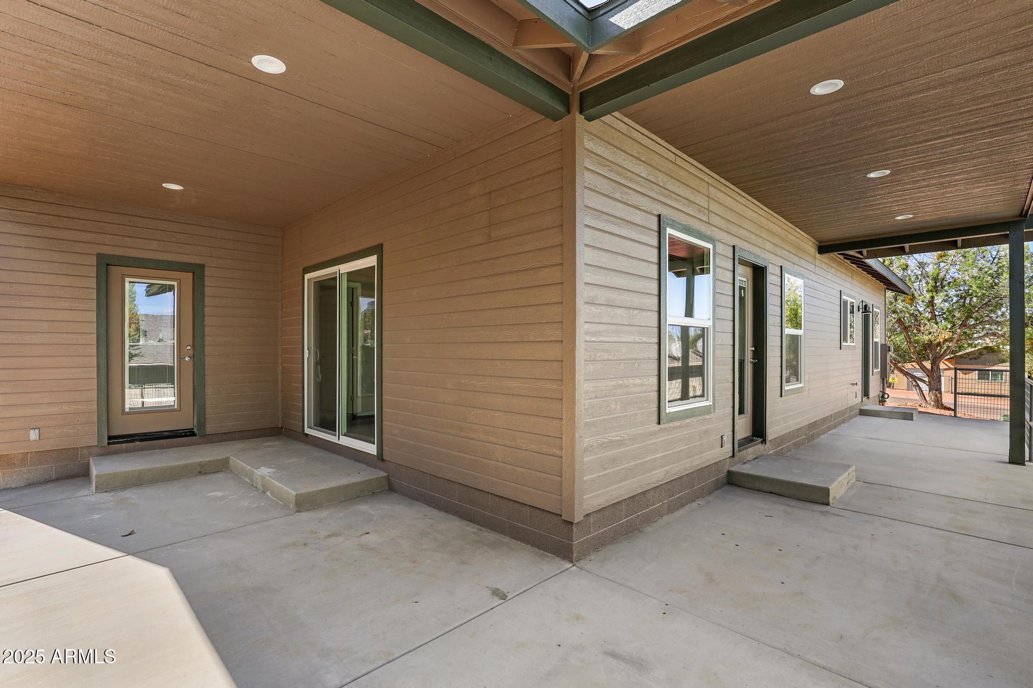 1019 South Ponderosa Street Payson, AZ 85541 - Photo 23 of 34 a view of a hallway with entryway
