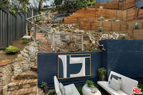 $999,000 | 2020 Rosilla Place, Los Angeles, CA 90046