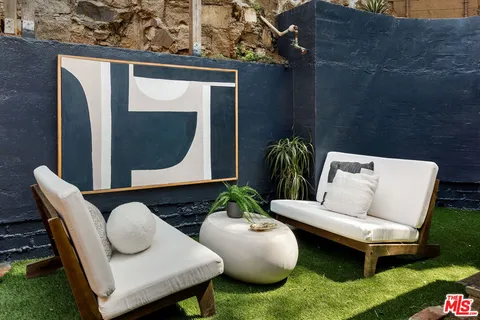 $999,000 | 2020 Rosilla Place, Los Angeles, CA 90046