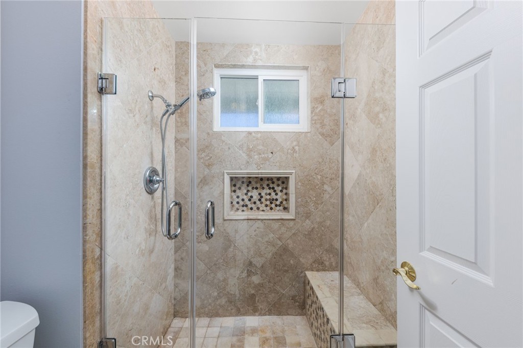 15510 Surrey Court Riverside, CA 92506 - Photo 23 of 61 Walk-in shower