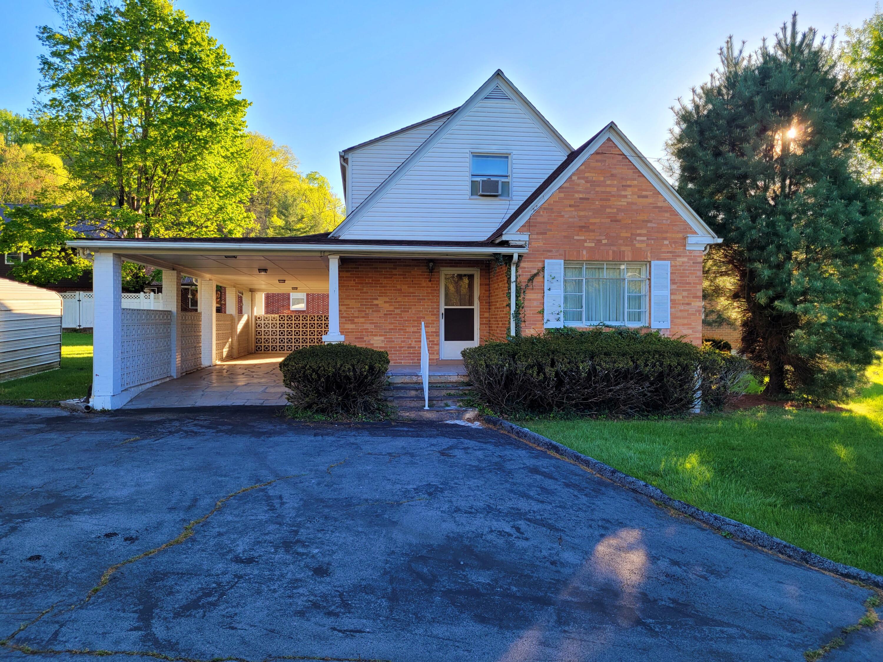 306 Fox Town Road Clintwood, VA 24228 - Photo 12 of 33 20210501_190443