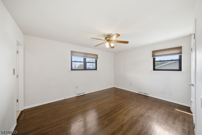 15 Sunnyhill Road Dover, NJ 07801 - Photo 16 of 40