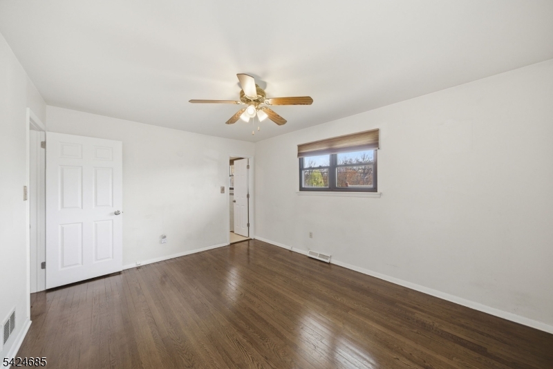 15 Sunnyhill Road Dover, NJ 07801 - Photo 18 of 40