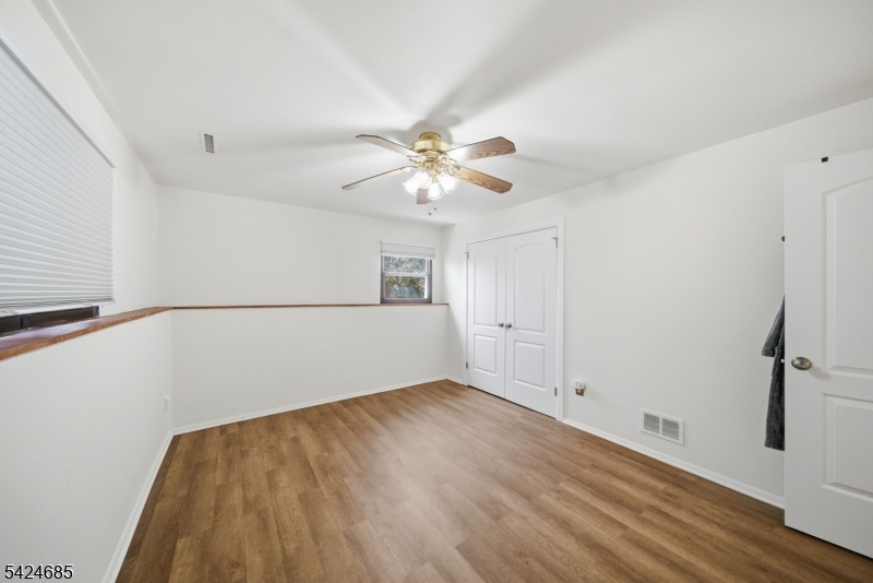 15 Sunnyhill Road Dover, NJ 07801 - Photo 22 of 40