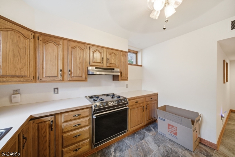 15 Sunnyhill Road Dover, NJ 07801 - Photo 30 of 40