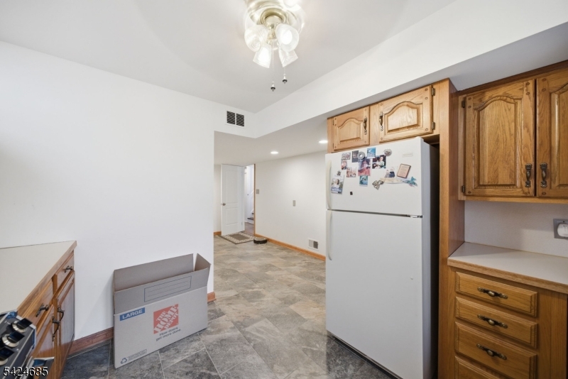 15 Sunnyhill Road Dover, NJ 07801 - Photo 31 of 40