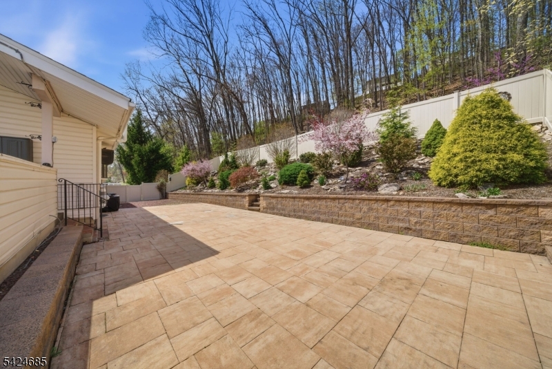 15 Sunnyhill Road Dover, NJ 07801 - Photo 35 of 40