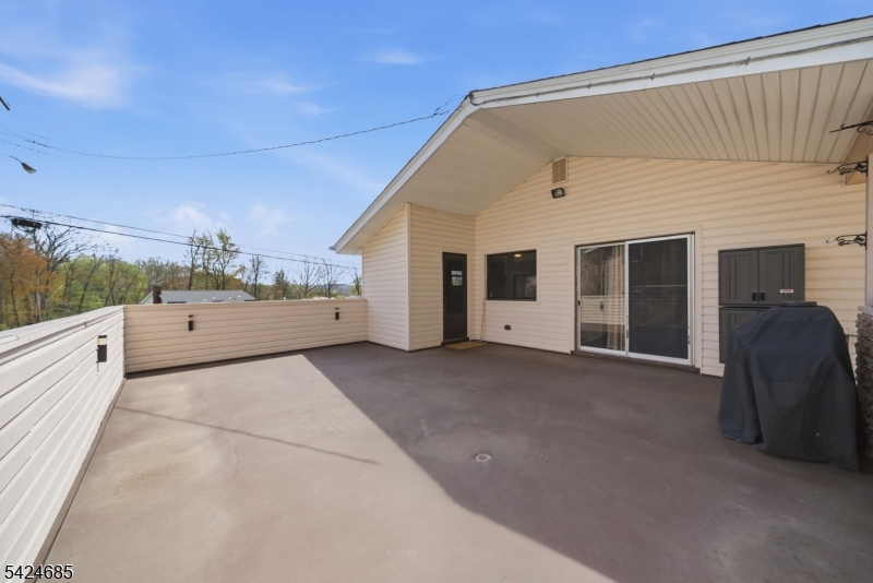 15 Sunnyhill Road Dover, NJ 07801 - Photo 37 of 40