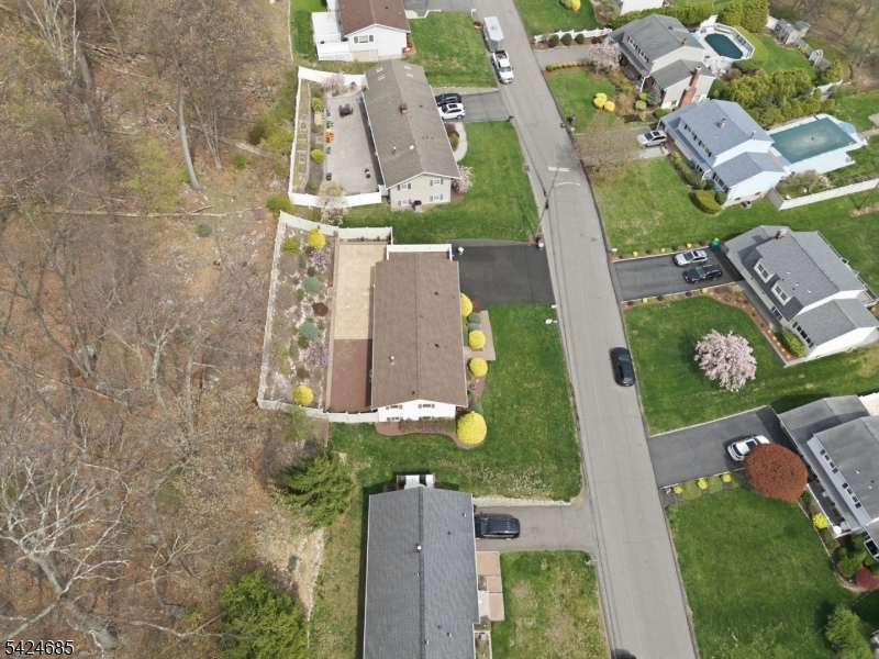 15 Sunnyhill Road Dover, NJ 07801 - Photo 38 of 40