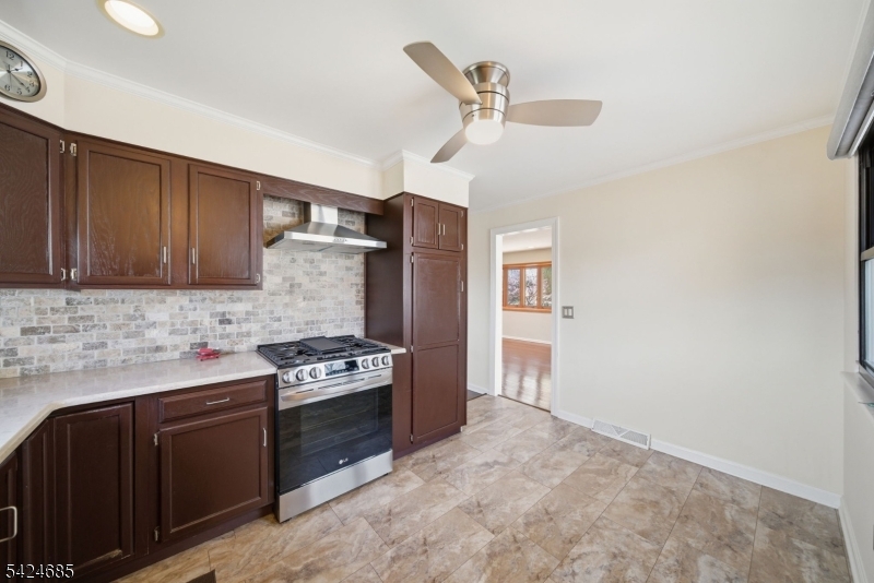 15 Sunnyhill Road Dover, NJ 07801 - Photo 10 of 40