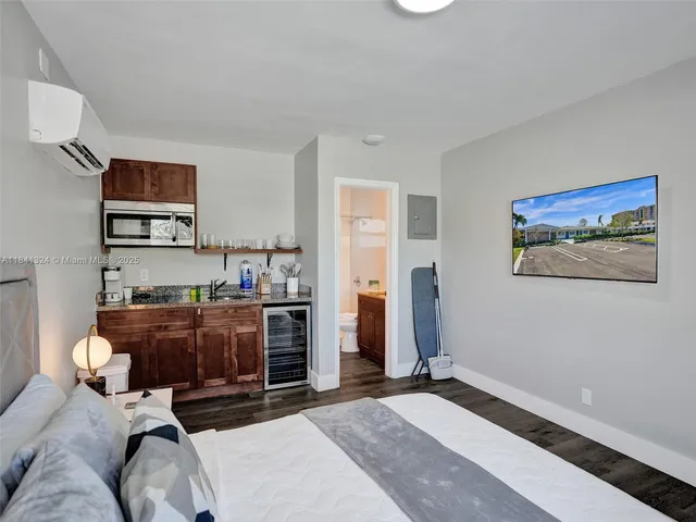 $2,950,000 | 3204-3208 Northeast 9th Street, Pompano Beach, FL 33062