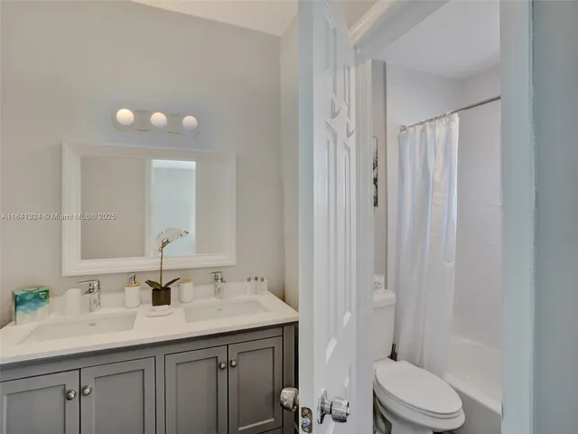 $2,950,000 | 3204-3208 Northeast 9th Street, Pompano Beach, FL 33062