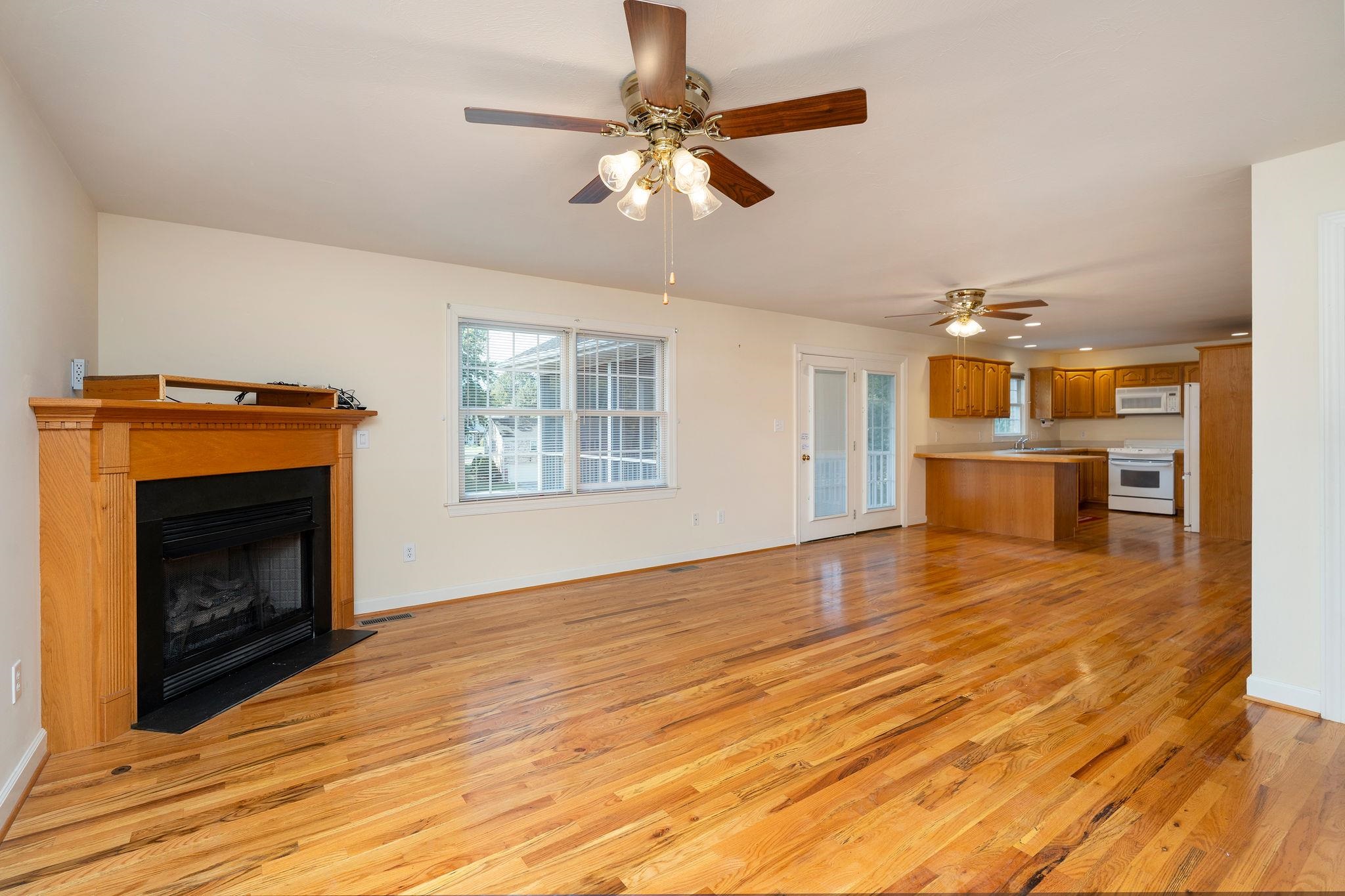 97 Gloucester Road Stuarts Draft, VA 24477 - Photo 21 of 67 Dining area