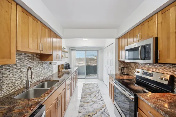 $325,000 | 4949 Golf Road, Unit 308, Skokie, IL 60077