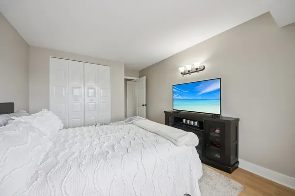 $325,000 | 4949 Golf Road, Unit 308, Skokie, IL 60077