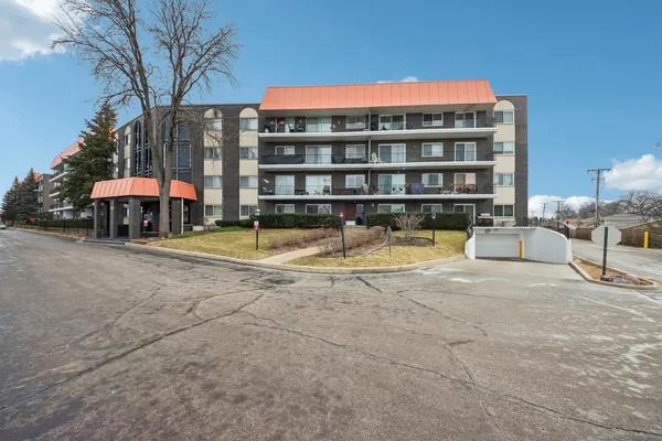 $325,000 | 4949 Golf Road, Unit 308, Skokie, IL 60077