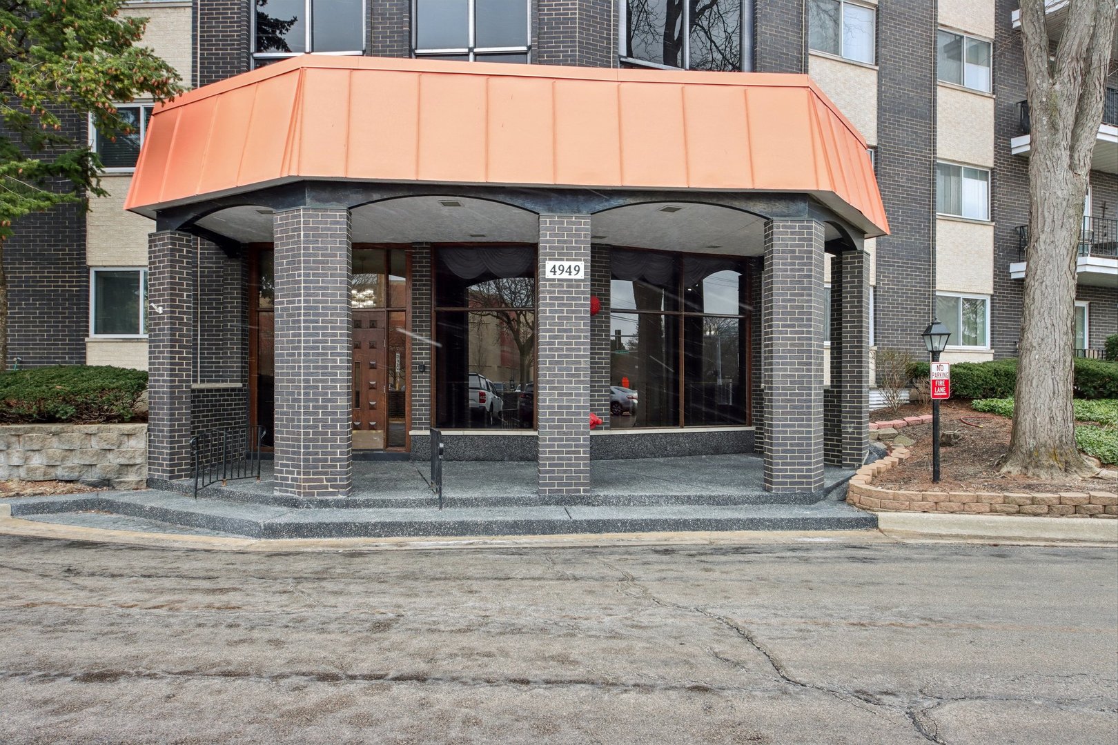 4949 Golf Road, Unit 308 Skokie, IL 60077 - Photo 4 of 30