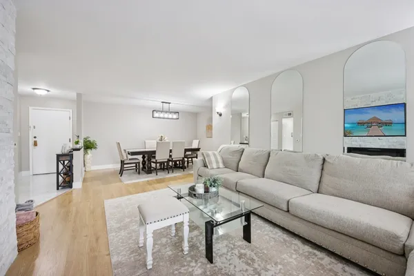 $325,000 | 4949 Golf Road, Unit 308, Skokie, IL 60077