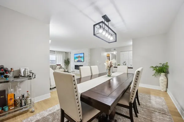 $325,000 | 4949 Golf Road, Unit 308, Skokie, IL 60077