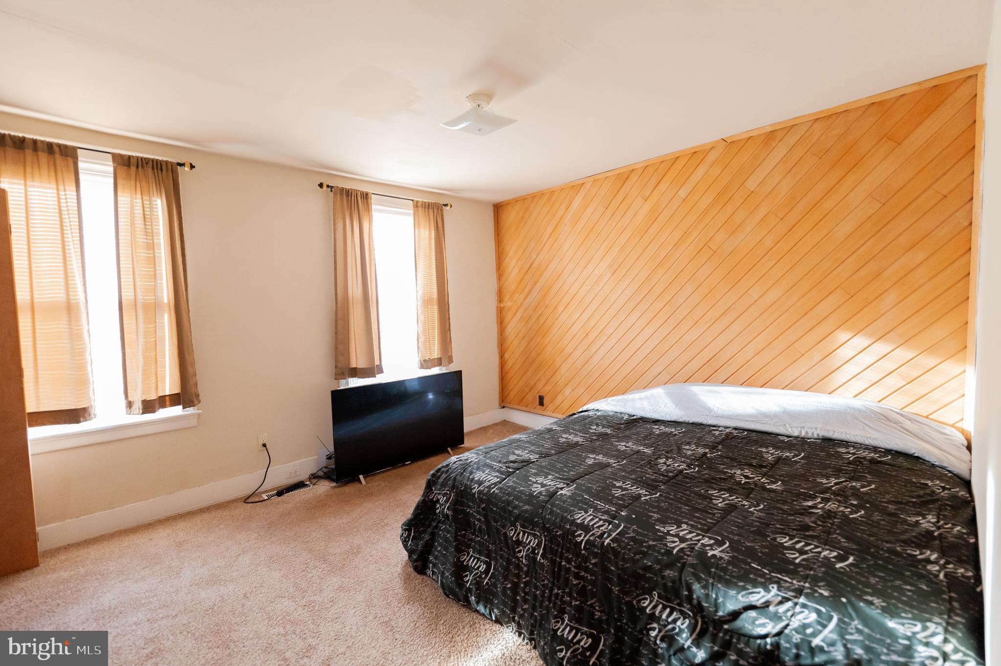 11 Rhodes Avenue Darby, PA 19023 - Photo 12 of 20 Front bedroom