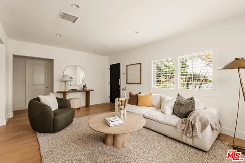 $1,995,000 | 6350 West 80th Place, Los Angeles, CA 90045