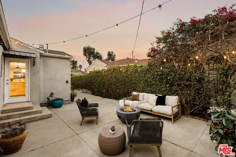$1,995,000 | 6350 West 80th Place, Los Angeles, CA 90045