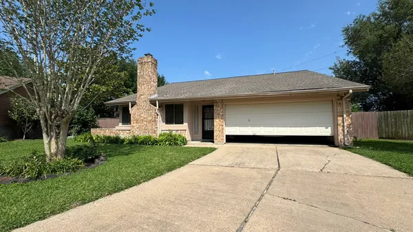 $2,100 | 1919 Iron Ridge, Sugar Land, TX 77478