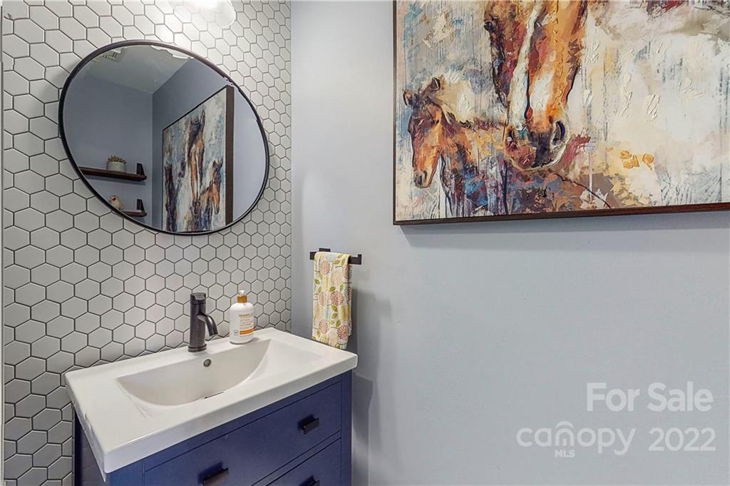 9138 Foggy Meadow Road Charlotte, NC 28269 - Photo 13 of 36