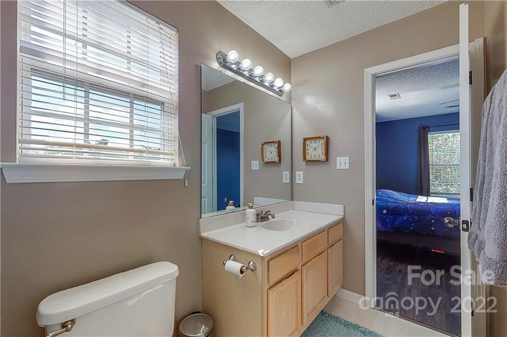 9138 Foggy Meadow Road Charlotte, NC 28269 - Photo 22 of 36