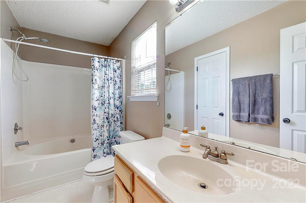 9138 Foggy Meadow Road Charlotte, NC 28269 - Photo 23 of 36