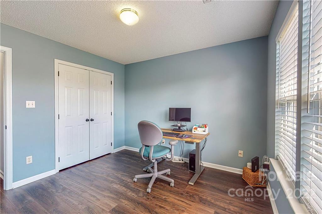 9138 Foggy Meadow Road Charlotte, NC 28269 - Photo 27 of 36