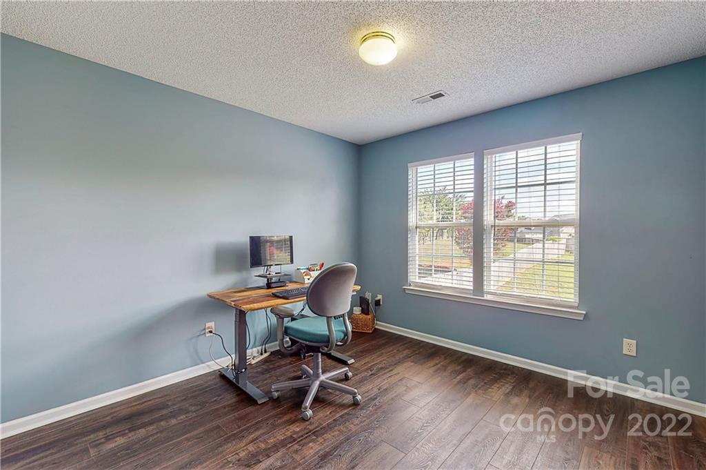 9138 Foggy Meadow Road Charlotte, NC 28269 - Photo 28 of 36